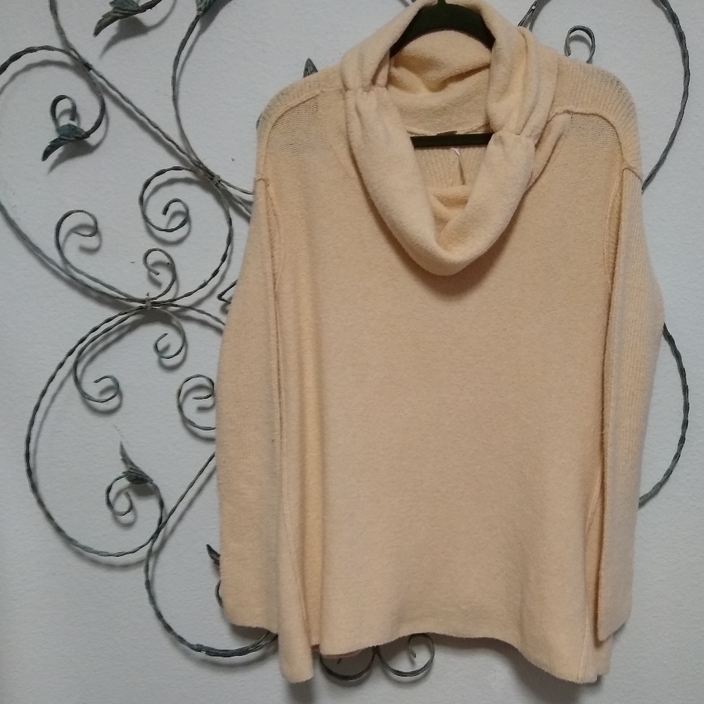 FREE PEOPLE Strawberry Fields cowl neck cotton blend pullover, L